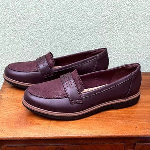 Collection by Clark's Women's Maroon Loafers size 9.5 Suede and Leather NWOT